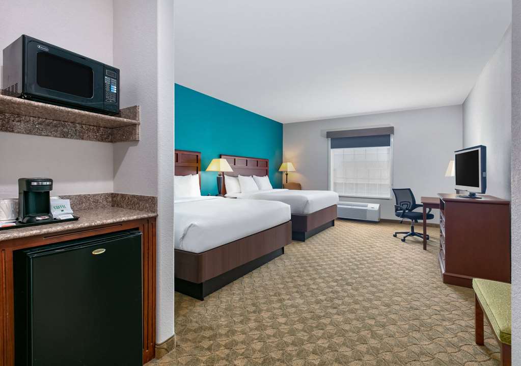 Baymont Inn & Suites by Wyndham Glen Rose - photo 14