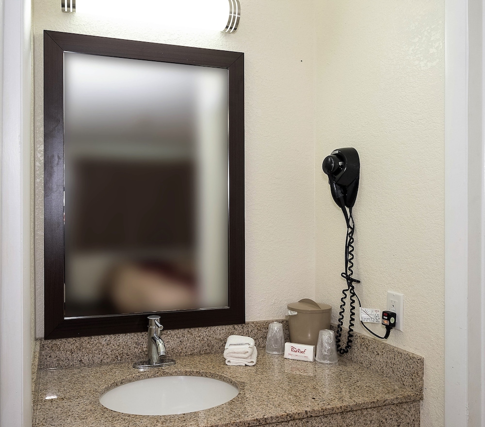 Red Roof Inn Lancaster Strasburg - photo 23