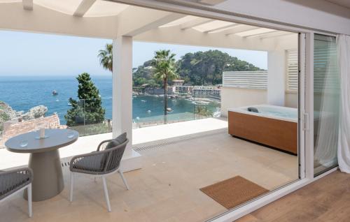 Iancu Charme Apartments — 4-Star Luxury Hotel in Taormina, Italy