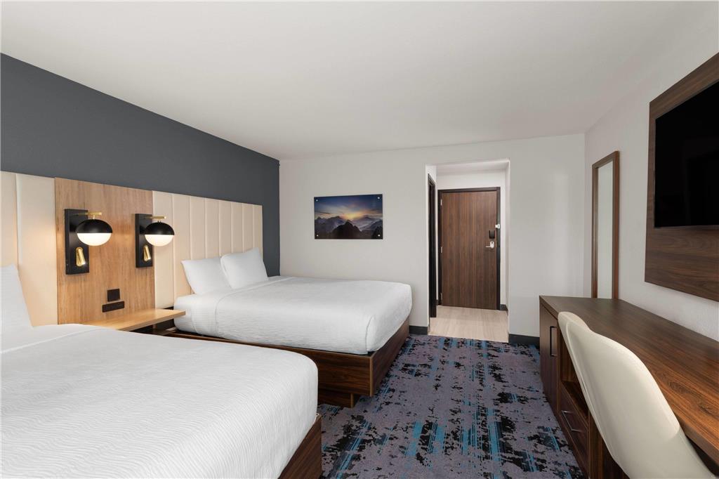 La Quinta Inn & Suites by Wyndham Springdale - photo 25