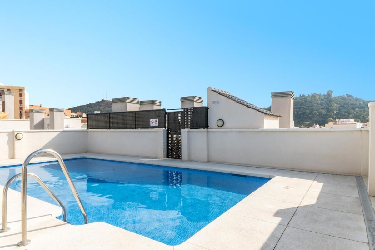 Malagasunapts Modern Citycentre Pool&Parking — 4-Star Luxury Hotel in Malaga, Spain