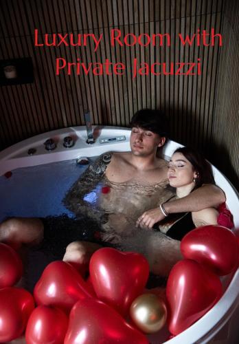 One of one experiences LOVE ROOM