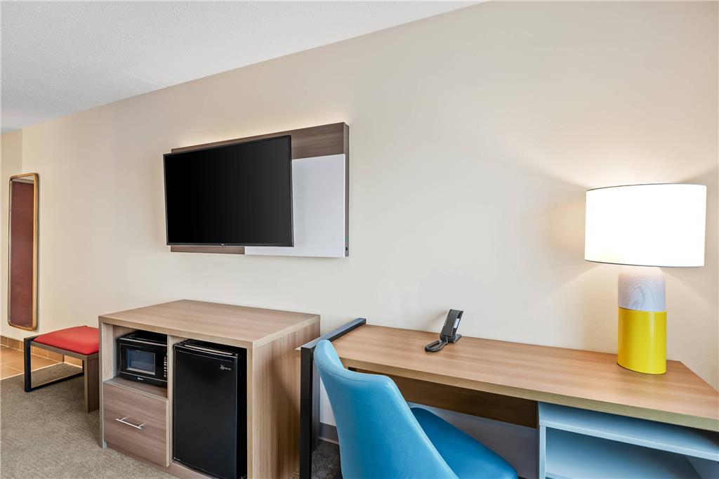 Comfort Inn Emporia - photo 11