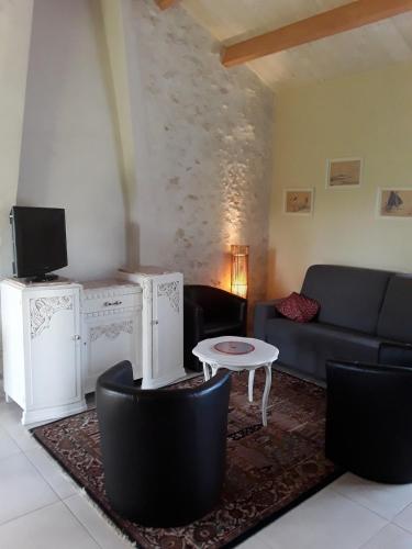 La Longere Des Basses Terres pet-friendly hotel La Garnache