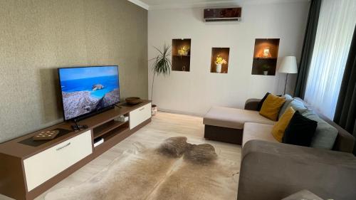 Simply Lovely Modern Apartment With Balcony — 4-Star Luxury Hotel in Debrecen, Hungary