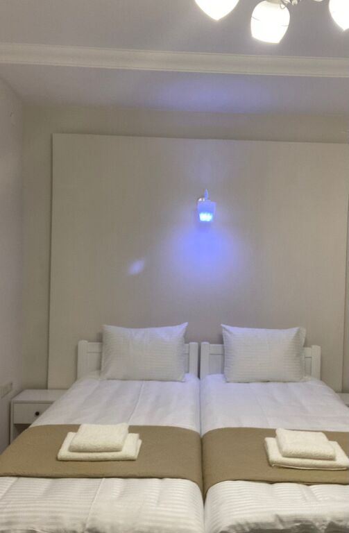 Cultural Crossing Hotel