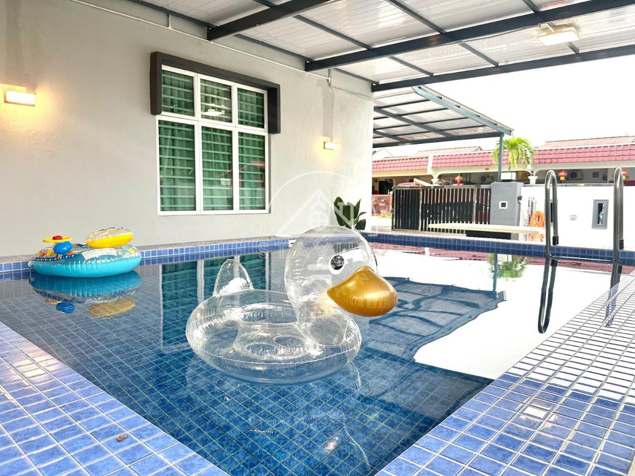 PD Homestay 14Pax with private swimming pool — 4-Star Luxury Hotel in Port Dickson, Malaysia