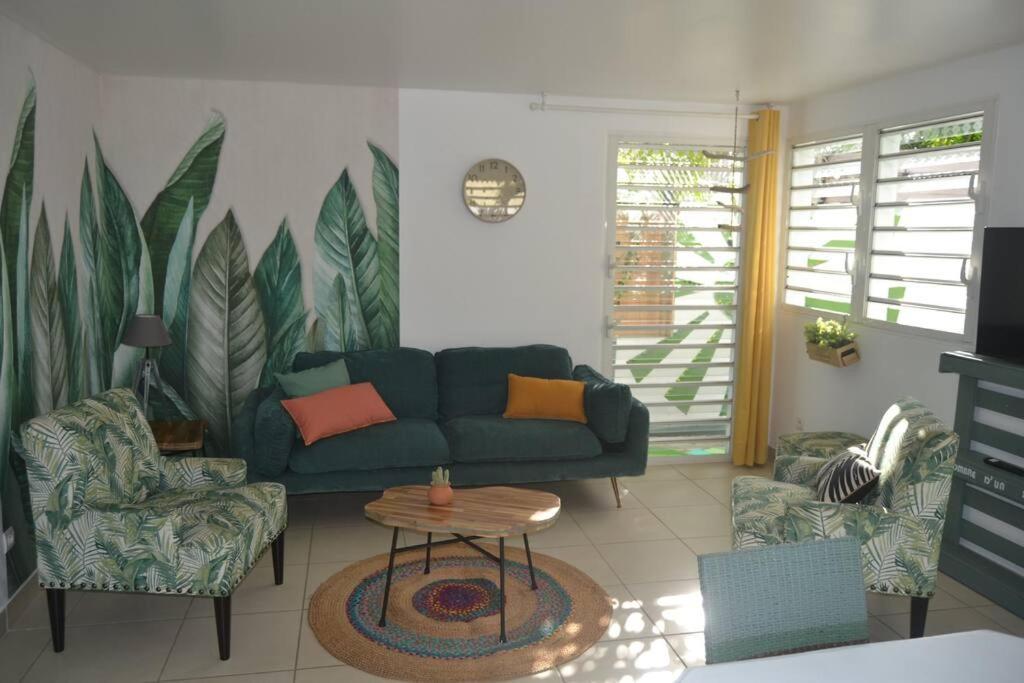 Kalaoula trois chambres jardin cosy spa cinq mn plage Terre Sainte — 4-Star Luxury Hotel in Saint-Pierre, Réunion