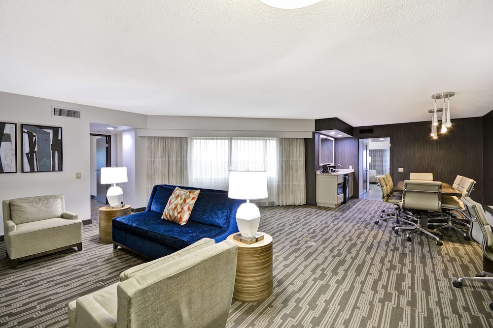 Embassy Suites Hotel Charlotte - photo 22