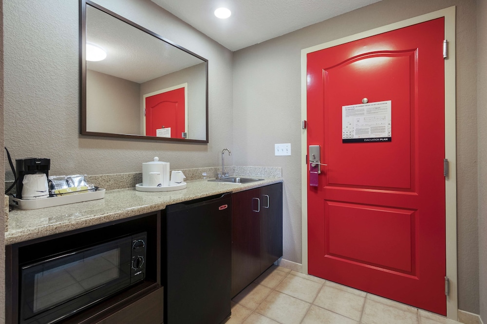 Hampton Inn & Suites Orlando Apopka - photo 42