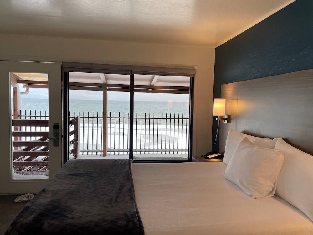 Crown Motel and Family Resort - photo 20