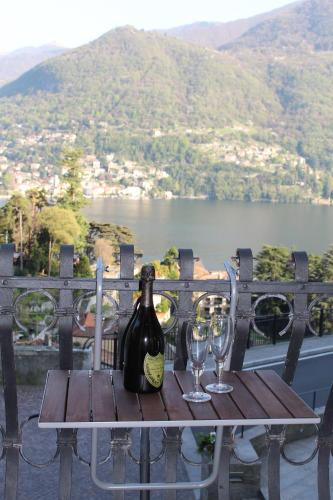 Larian Chalet — 4-Star Luxury Hotel in Moltrasio, Italy