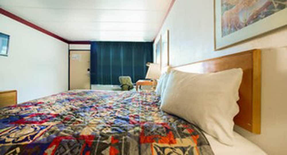 Loyalty Inn Maryville - photo 20