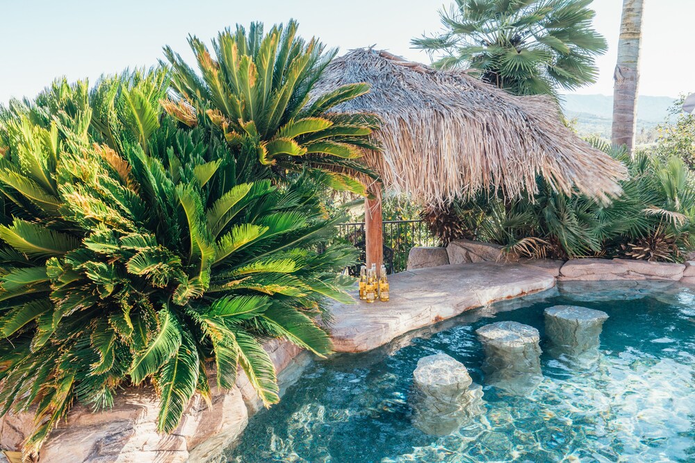 Moana by AvantStay Prvt Oasis w Scenic Views Tiki Bar & Pool w Water Slide - photo 16