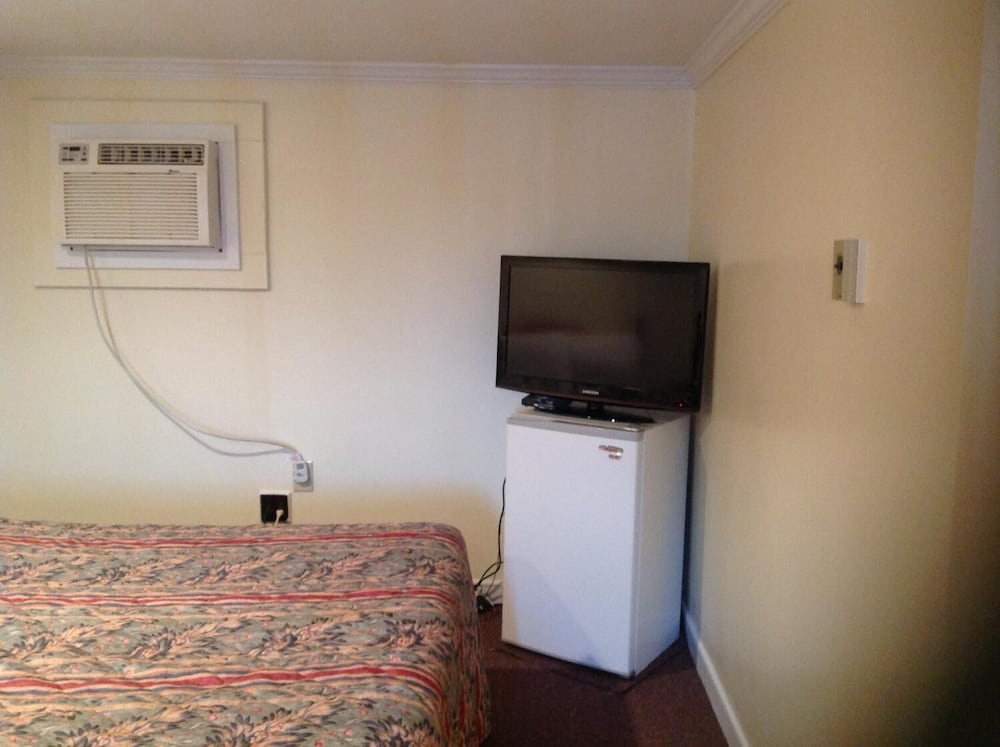 The Tides Motel - photo 9