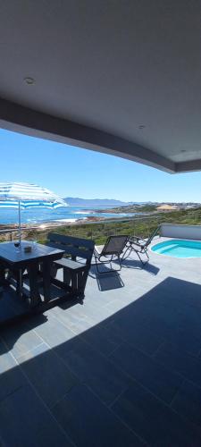 Royal Albatros — 4-Star Luxury Hotel in Cape Town, South Africa