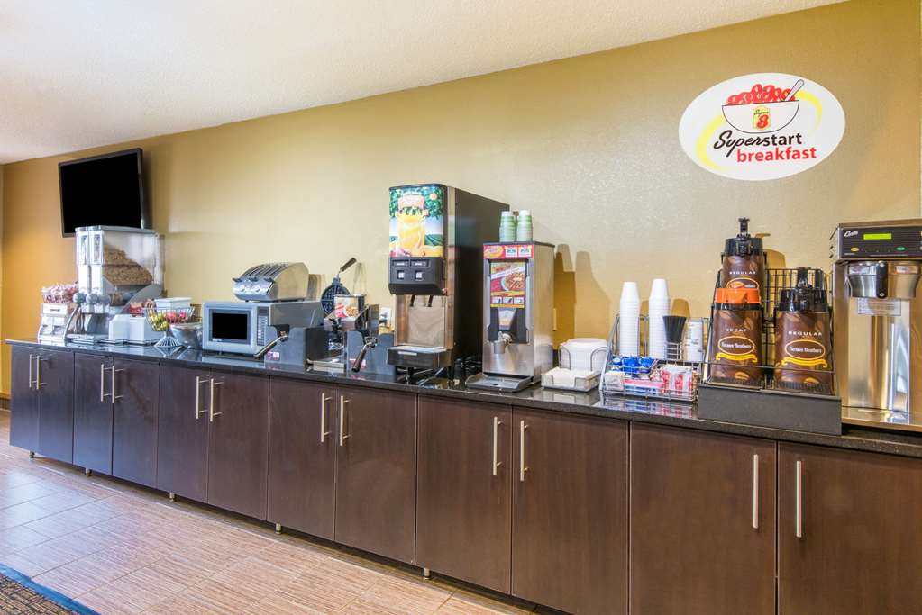 Super 8 by Wyndham Medina - photo 19