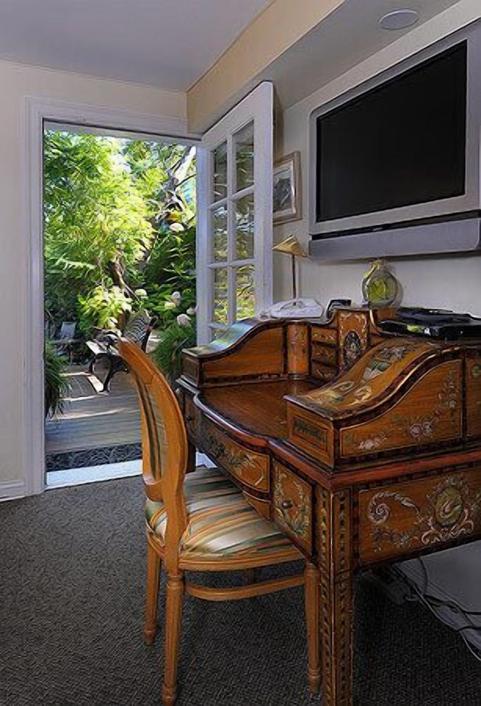 Noe's Nest Bed and Breakfast - photo 14