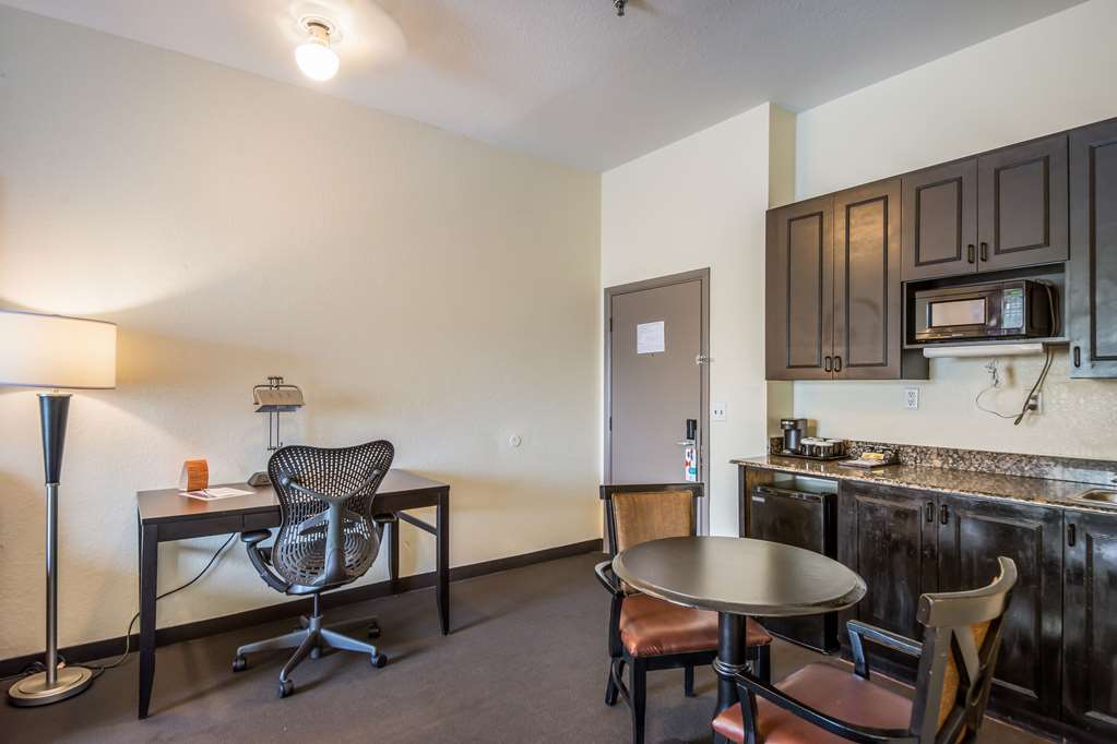 Clarion Inn & Suites Central Clearwater Beach - photo 52