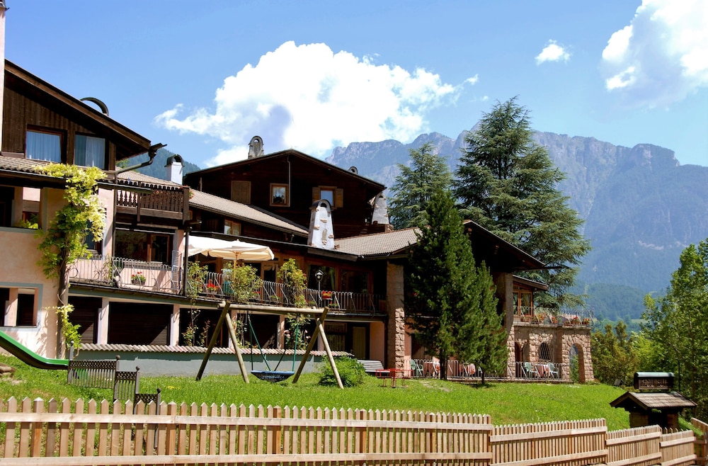 Park Hotel Villa Trunka Lunka in Cavalese, Italy