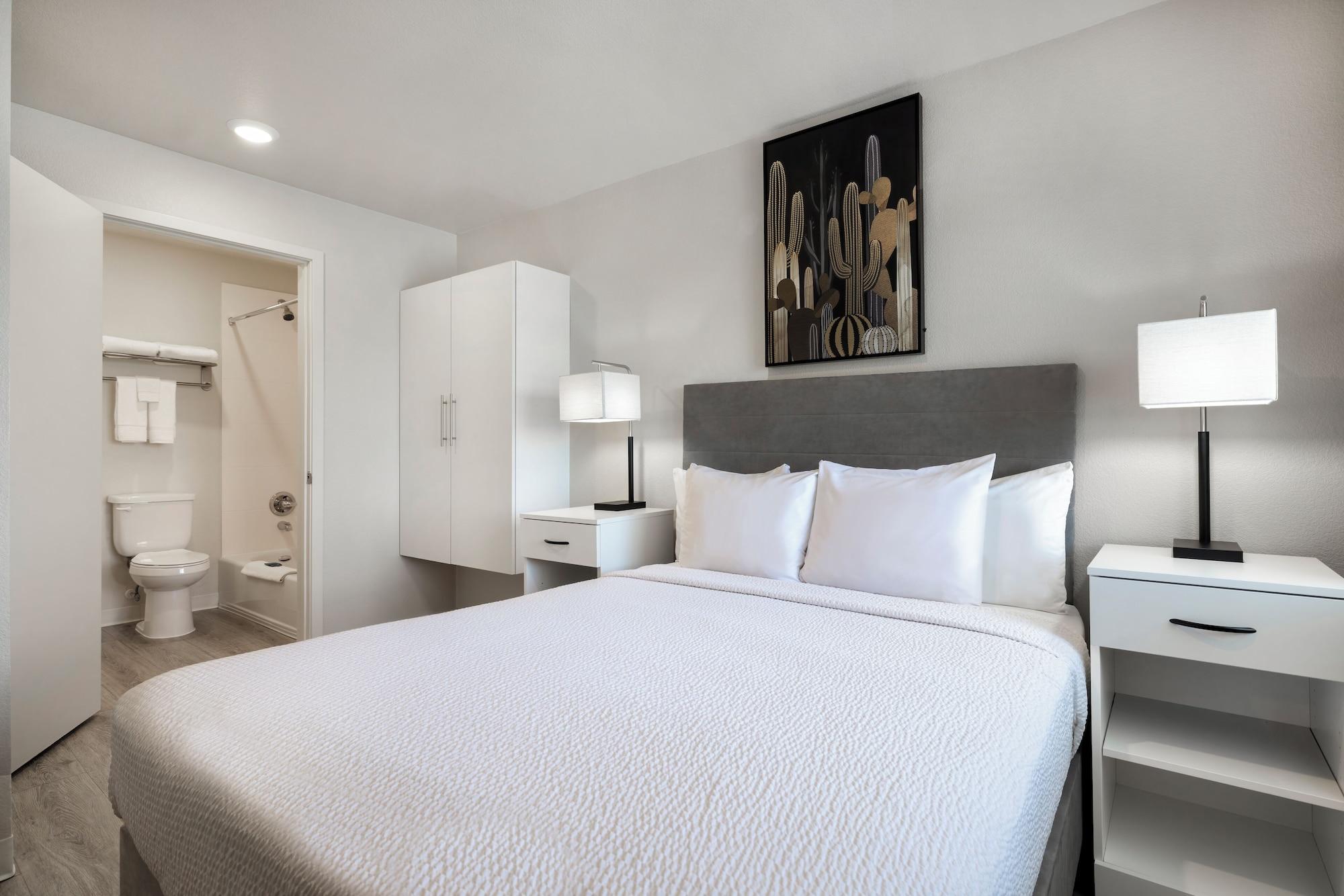 Soka Suites Dallas Las Colinas - photo 11