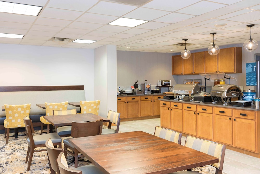 Homewood Suites by Hilton Indianapolis Airport Plainfield - photo 30