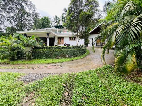 East Stavanger - carbon neutral hotel in Munnar