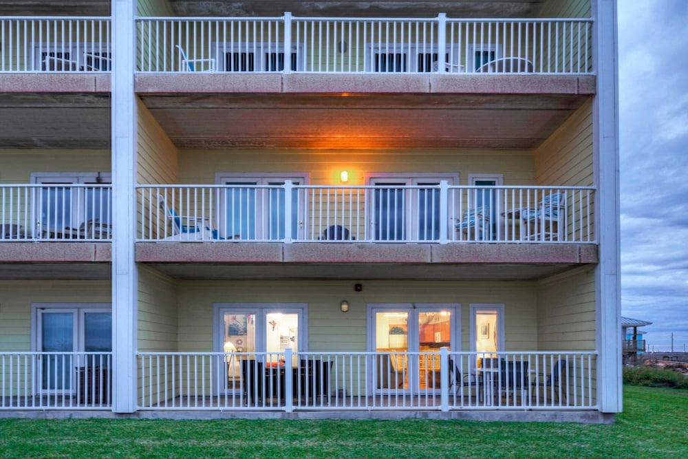 Salt & Sun by Avantstay Beach Access Pool - photo 19