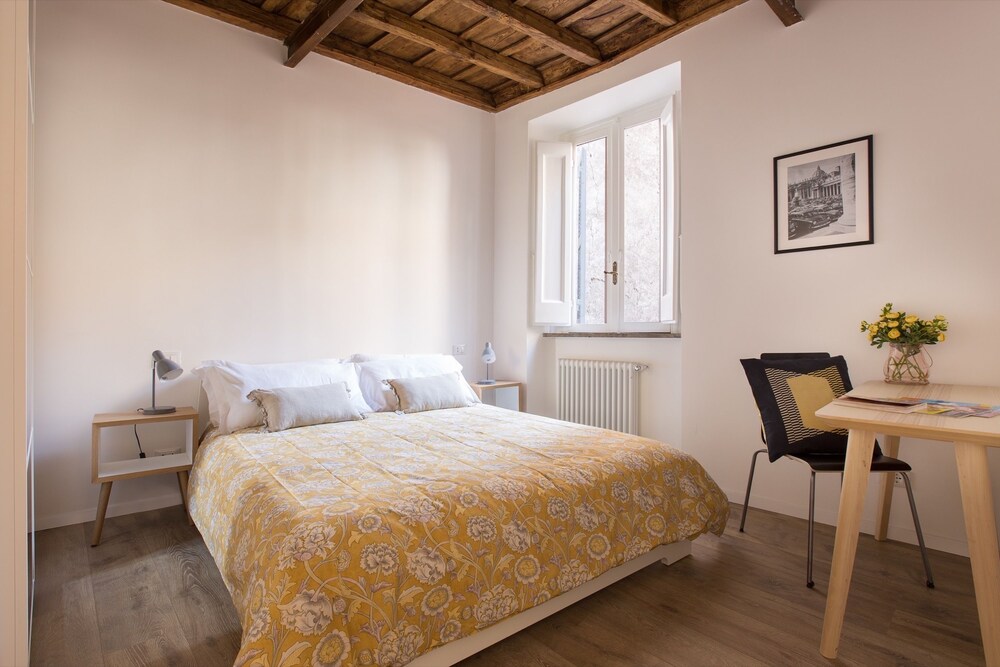 Cozy apartment in via degli Spagnoli FromHometoRome — 4-Star Luxury Hotel in Rome, Italy