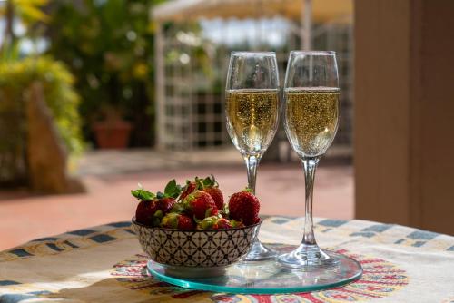 Donna Caterina House Holiday Villa — 4-Star Luxury Hotel in Pietraperzia, Italy