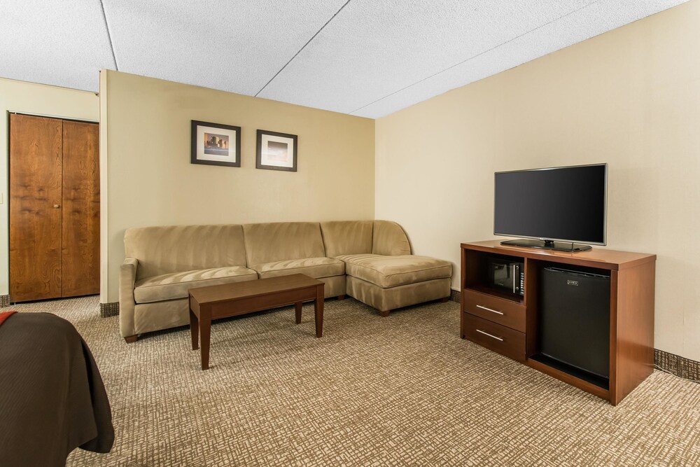 Comfort Inn & Suites Denver Northfield - photo 21