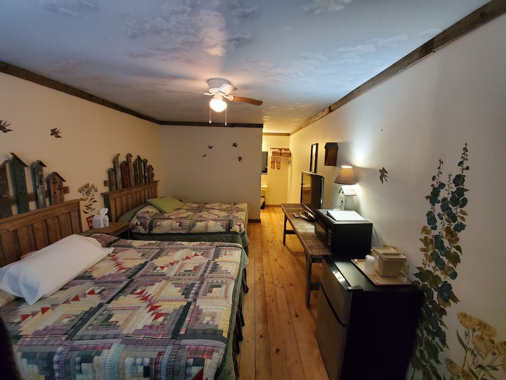 Jamesport Inn - photo 7