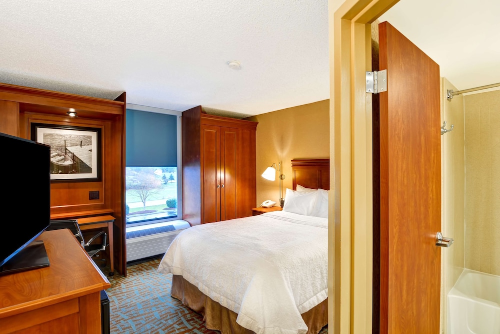 Hampton Inn Hendersonville - photo 16