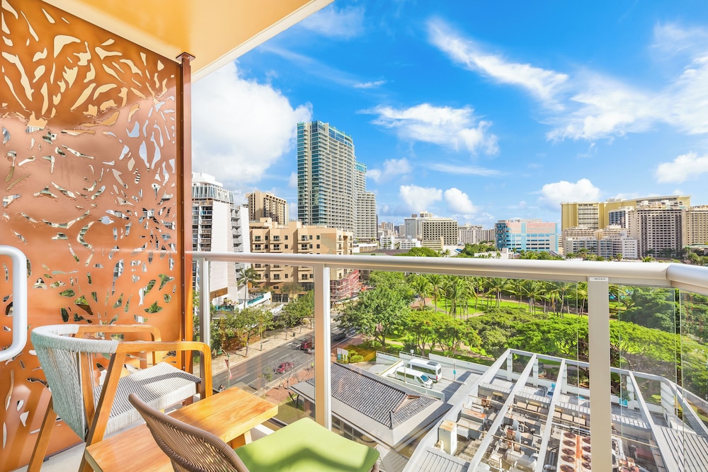 Luana Waikiki Hotel & Suites - photo 106