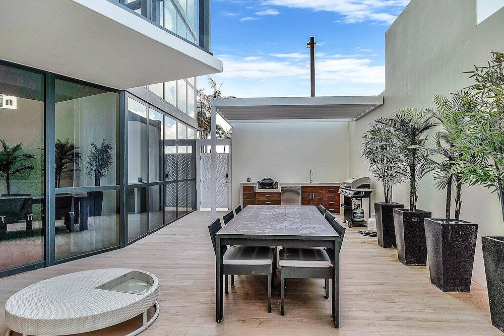 Private Residences at W SoBe by LRMB - photo 33