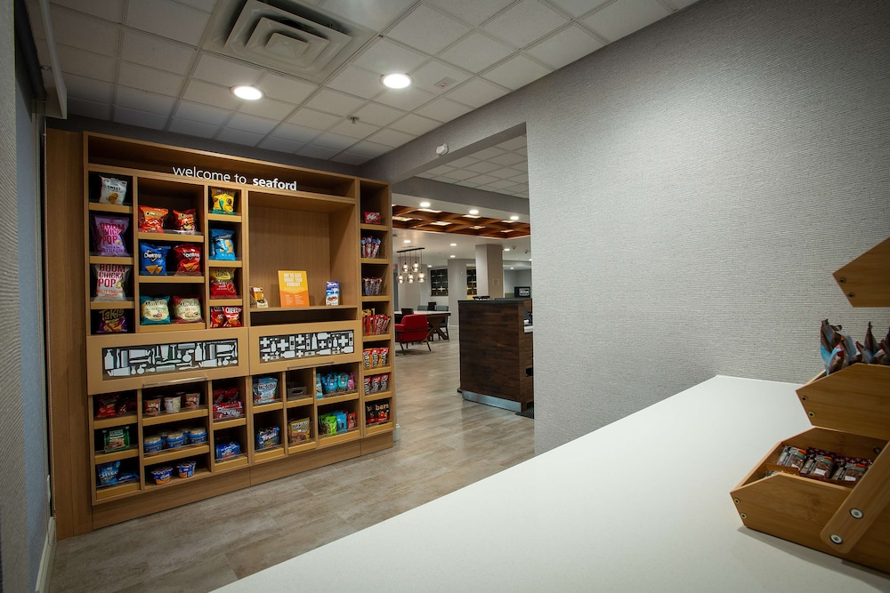 Hampton Inn Seaford - photo 43