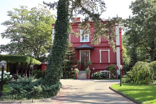 Willa Impresja Hotel i Restauracja — hotel in Pabianice