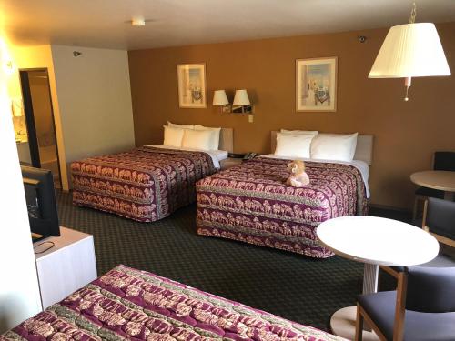 Kings Inn Cody - photo 23