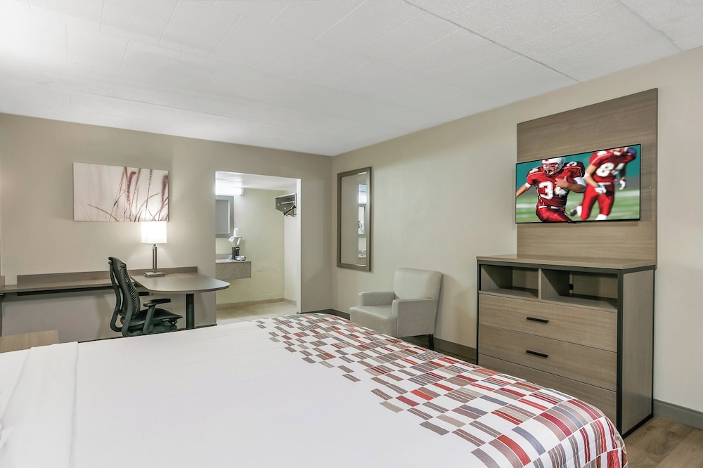 Red Roof Inn Baltimore - photo 9
