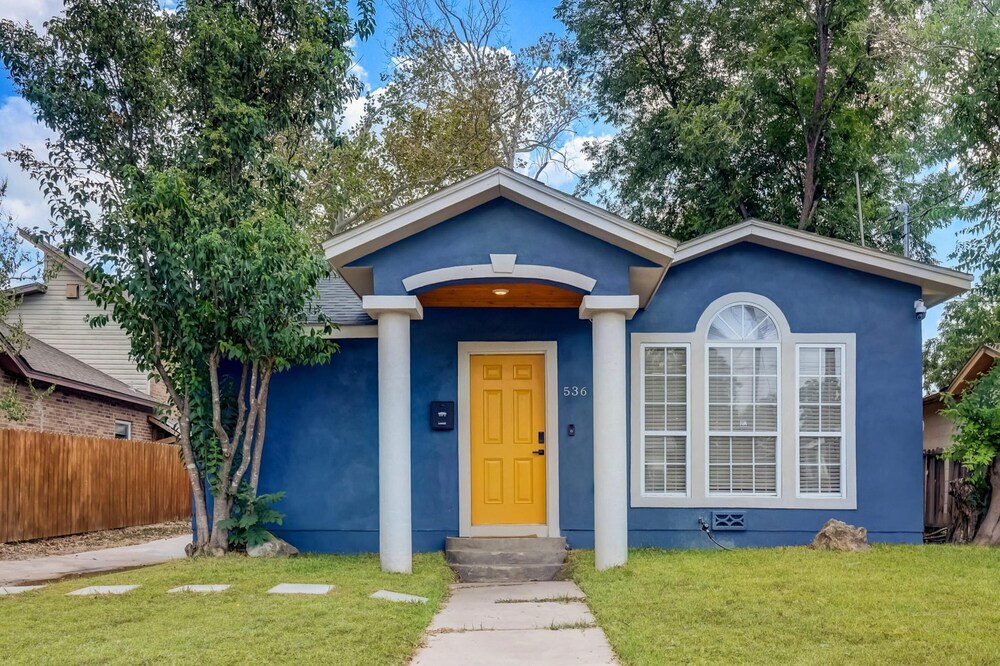 The Retro Retreat Close to Downtown Fort Sam - photo 4
