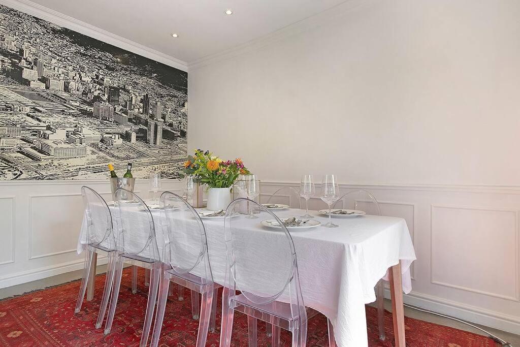 Stunning 2 Bedroom House in Leafy Claremont