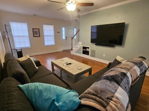 Spacious 3 Br Retreat In Leland 22013068 — Leland