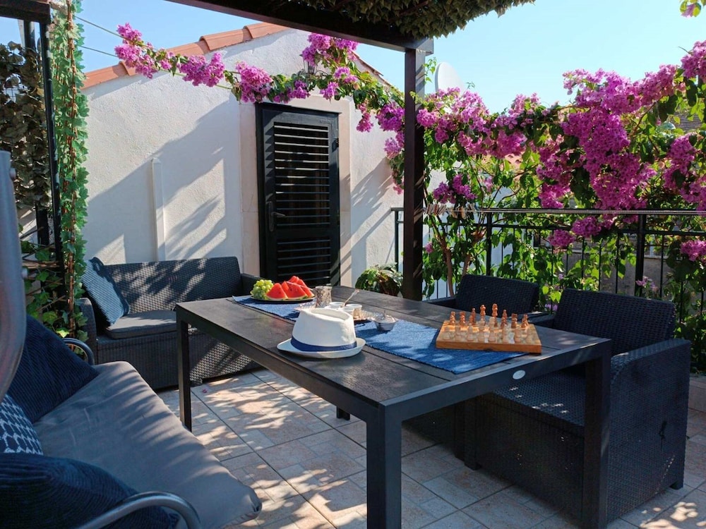 Holiday Home By The Sea — 4-Star Luxury Hotel in Ston, Croatia