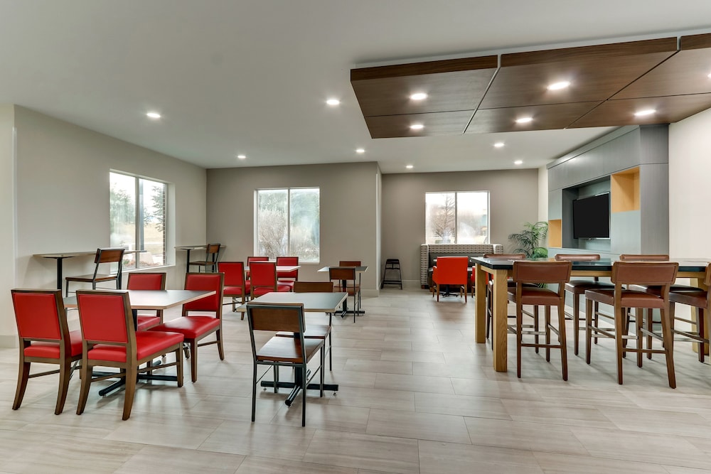 Holiday Inn Express & Suites Waxahachie by IHG - photo 41