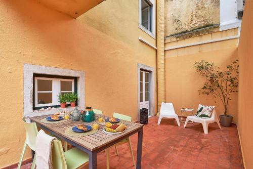 Styling Apartment in Historic Center — 4-Star Luxury Hotel in Lisbon, Portugal