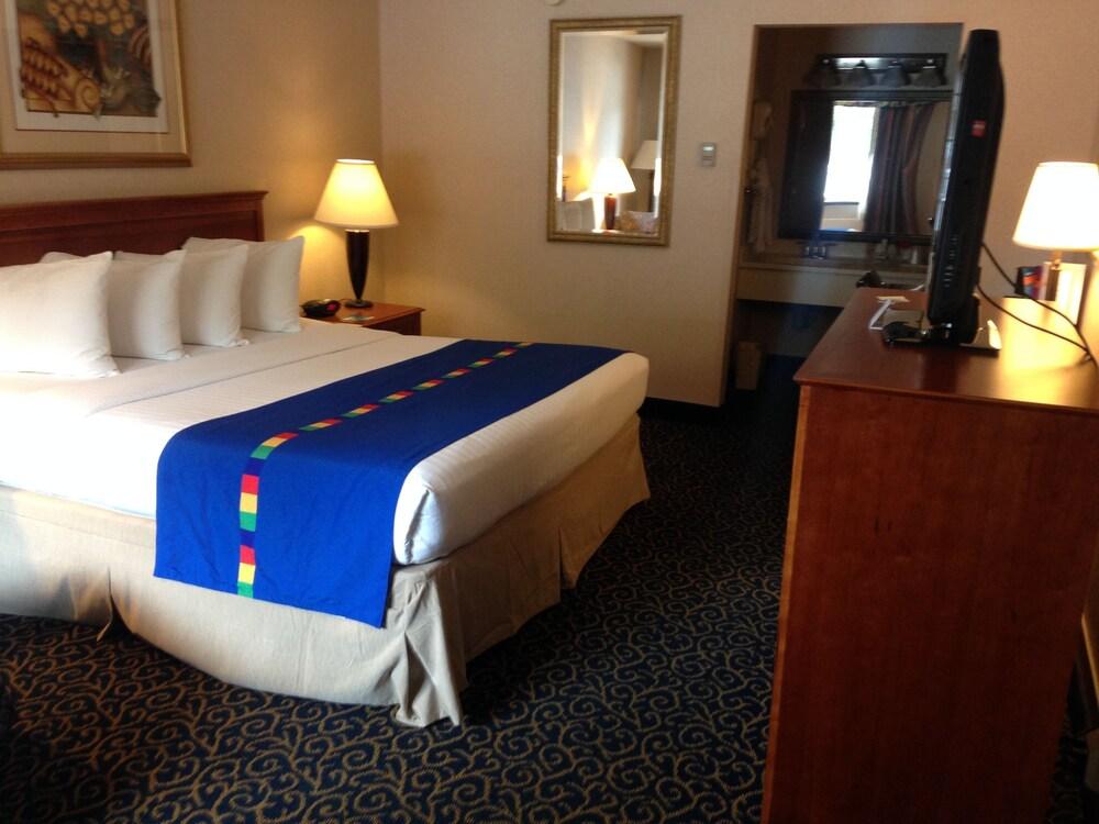 Park Inn By Radisson Harrisburg West - photo 14