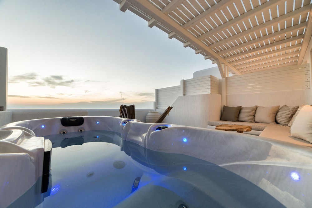 Anna Platanou Suites - carbon neutral hotel in Paros