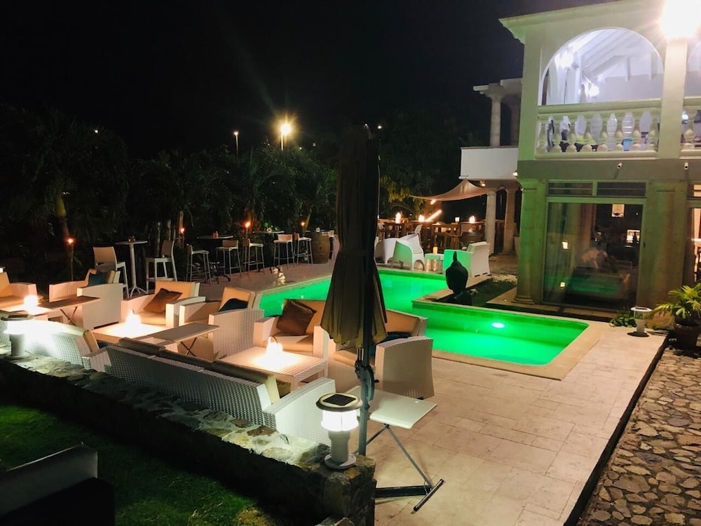 Villa Kapresse Guest House — 4-Star Luxury Hotel in Marigot, Saint Martin