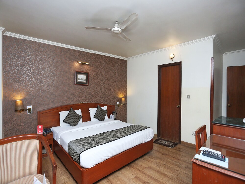 OYO 3499 Tekarees Inn - last minute hotel in Lucknow