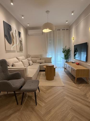 Homey luxury 2 bedroom apartment — 4-Star Luxury Hotel in Thessaloniki, Greece